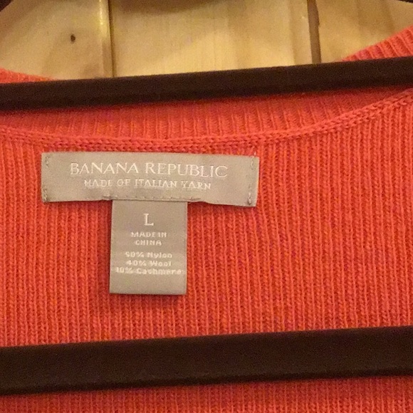 Beautiful sweater with nice detail, only 2 used - Picture 3 of 5